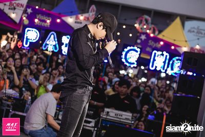 Peck Palitchoke Mini Concert at Centerpoint of Siam Square — photo 186