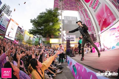 Peck Palitchoke Mini Concert at Centerpoint of Siam Square — photo 217
