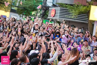 Peck Palitchoke Mini Concert at Centerpoint of Siam Square — photo 219