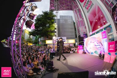 Peck Palitchoke Mini Concert at Centerpoint of Siam Square — photo 221
