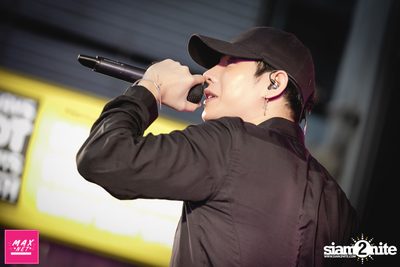 Peck Palitchoke Mini Concert at Centerpoint of Siam Square — photo 223