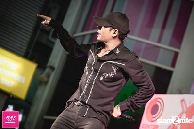 Peck Palitchoke Mini Concert at Centerpoint of Siam Square — photo 226