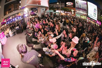 Peck Palitchoke Mini Concert at Centerpoint of Siam Square — photo 263