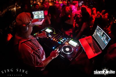 BLING IT กับ Bangkok Invaders ที่ ซิง ซิง เธียเตอร์ — photo 100
