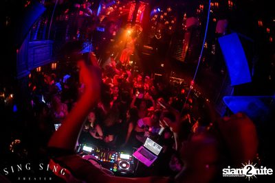 BLING IT กับ Bangkok Invaders ที่ ซิง ซิง เธียเตอร์ — photo 106