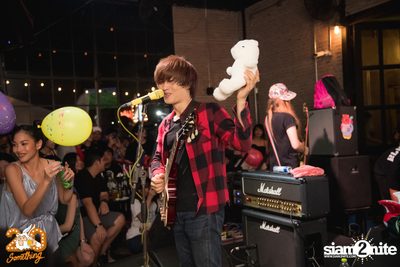 Paradox at 20Something Bar — photo 132