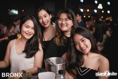 Two Popetorn ที่ บรองซ์ — photo 35
