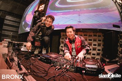 Two Popetorn ที่ บรองซ์ — photo 79