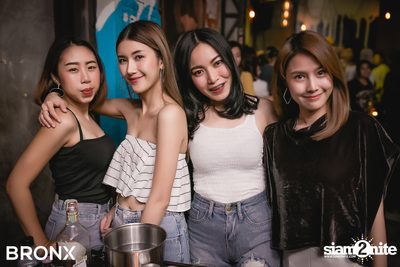 Two Popetorn ที่ บรองซ์ — photo 91