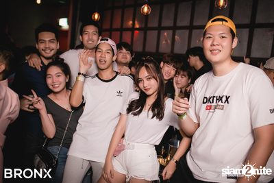 Two Popetorn ที่ บรองซ์ — photo 104