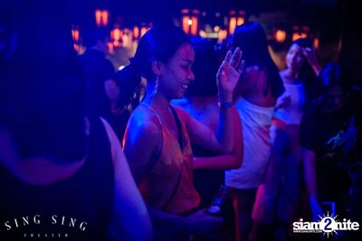 BLING IT กับ Bangkok Invaders ที่ ซิง ซิง เธียเตอร์ — photo 11