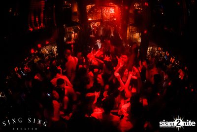 BLING IT กับ Bangkok Invaders ที่ ซิง ซิง เธียเตอร์ — photo 74