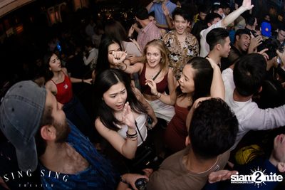 BLING IT กับ Bangkok Invaders ที่ ซิง ซิง เธียเตอร์ — photo 77