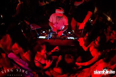 BLING IT กับ Bangkok Invaders ที่ ซิง ซิง เธียเตอร์ — photo 93