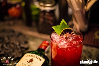 Jameson Black Barrel - Fire on Ice ที่ แม็กกี้ ชูส์ — photo 12
