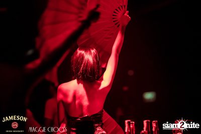 Jameson Black Barrel - Fire on Ice ที่ แม็กกี้ ชูส์ — photo 39
