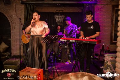Jameson Black Barrel - Fire on Ice ที่ แม็กกี้ ชูส์ — photo 41