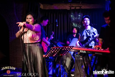 Jameson Black Barrel - Fire on Ice ที่ แม็กกี้ ชูส์ — photo 45