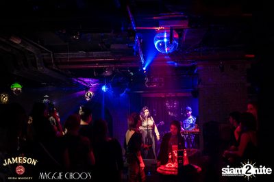 Jameson Black Barrel - Fire on Ice ที่ แม็กกี้ ชูส์ — photo 92