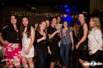 Jameson Black Barrel - Fire on Ice ที่ แม็กกี้ ชูส์ — photo 103