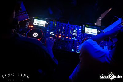 BLING IT กับ Bangkok Invaders ที่ ซิง ซิง เธียเตอร์ — photo 35