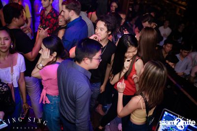 BLING IT กับ Bangkok Invaders ที่ ซิง ซิง เธียเตอร์ — photo 36