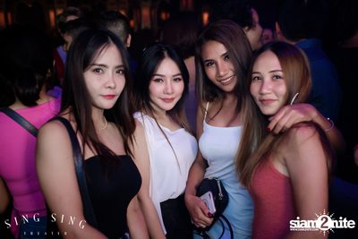 BLING IT กับ Bangkok Invaders ที่ ซิง ซิง เธียเตอร์ — photo 54