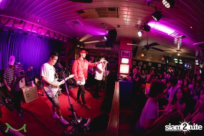 MILD ที่ มัลลิแกนส์ ไอริช บาร์ | ถนนข้าวสาร — photo 92