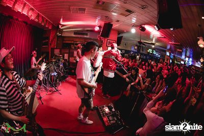 MILD ที่ มัลลิแกนส์ ไอริช บาร์ | ถนนข้าวสาร — photo 97