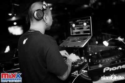 Hot Pants Meets Stilettos Party at MIXX Bangkok — photo 11