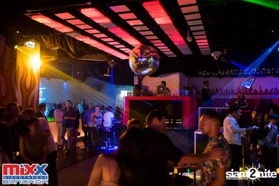 Hot Pants Meets Stilettos Party at MIXX Bangkok — photo 21