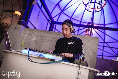 2nd Anniversary Neon Party Live w/ Flure at Tipsy Bkk — photo 24