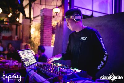 2nd Anniversary Neon Party Live w/ Flure at Tipsy Bkk — photo 26