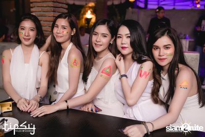 2nd Anniversary Neon Party Live w/ Flure at Tipsy Bkk — photo 31