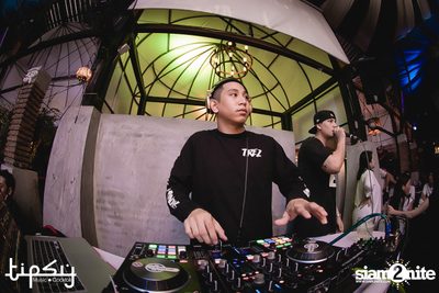 2nd Anniversary Neon Party Live w/ Flure at Tipsy Bkk — photo 33