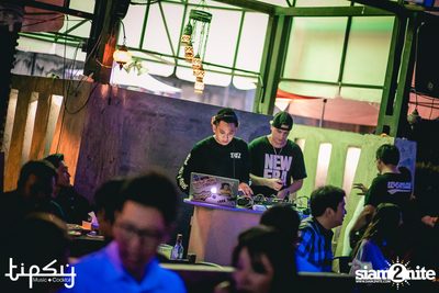 2nd Anniversary Neon Party Live w/ Flure at Tipsy Bkk — photo 37