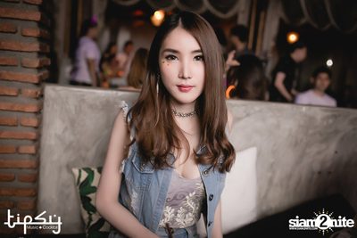 2nd Anniversary Neon Party Live w/ Flure at Tipsy Bkk — photo 71