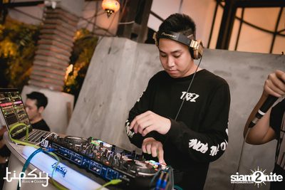 2nd Anniversary Neon Party Live w/ Flure at Tipsy Bkk — photo 77