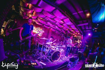 2nd Anniversary Neon Party Live w/ Flure at Tipsy Bkk — photo 115