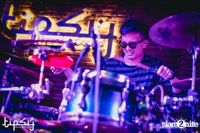 2nd Anniversary Neon Party Live w/ Flure at Tipsy Bkk — photo 119