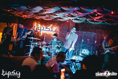 2nd Anniversary Neon Party Live w/ Flure at Tipsy Bkk — photo 122