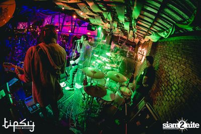2nd Anniversary Neon Party Live w/ Flure at Tipsy Bkk — photo 135