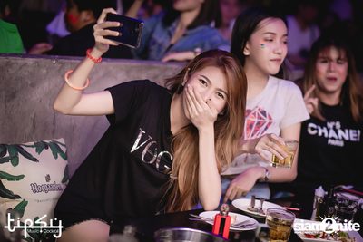 2nd Anniversary Neon Party Live w/ Flure at Tipsy Bkk — photo 141