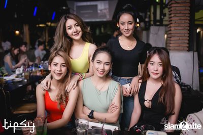 2nd Anniversary Neon Party Live w/ Flure at Tipsy Bkk — photo 153