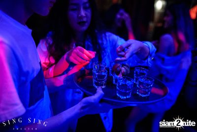 BLING IT กับ Bangkok Invaders ที่ ซิง ซิง เธียเตอร์ — photo 16