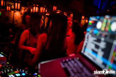 BLING IT กับ Bangkok Invaders ที่ ซิง ซิง เธียเตอร์ — photo 32