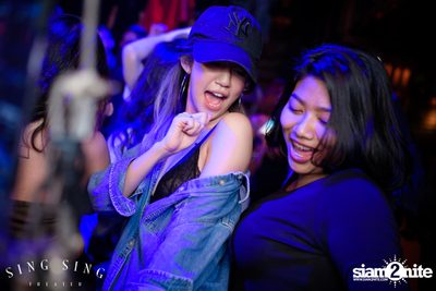 BLING IT กับ Bangkok Invaders ที่ ซิง ซิง เธียเตอร์ — photo 33
