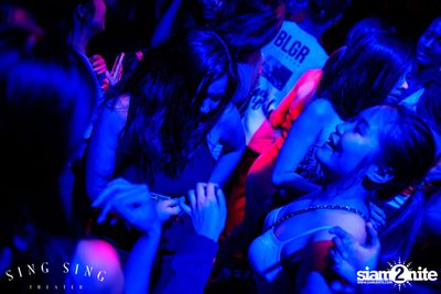 BLING IT กับ Bangkok Invaders ที่ ซิง ซิง เธียเตอร์ — photo 42