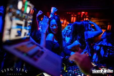 BLING IT กับ Bangkok Invaders ที่ ซิง ซิง เธียเตอร์ — photo 97