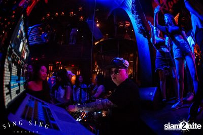 BLING IT กับ Bangkok Invaders ที่ ซิง ซิง เธียเตอร์ — photo 102